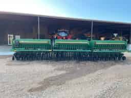 USED GREAT PLAINS 3S3000HD Grain Drill