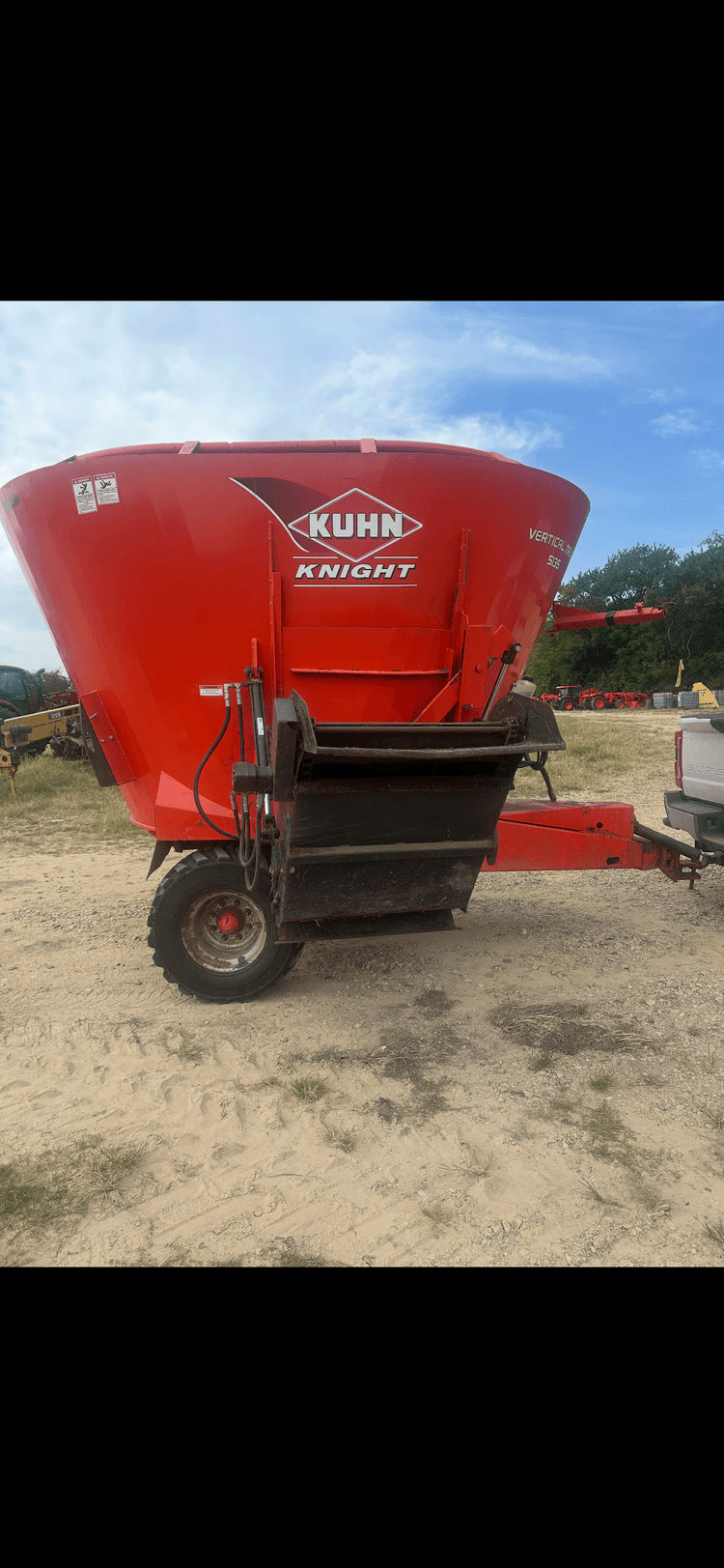 Used Kuhn Knight Vertical Maxx 5135 feed mixer wagon