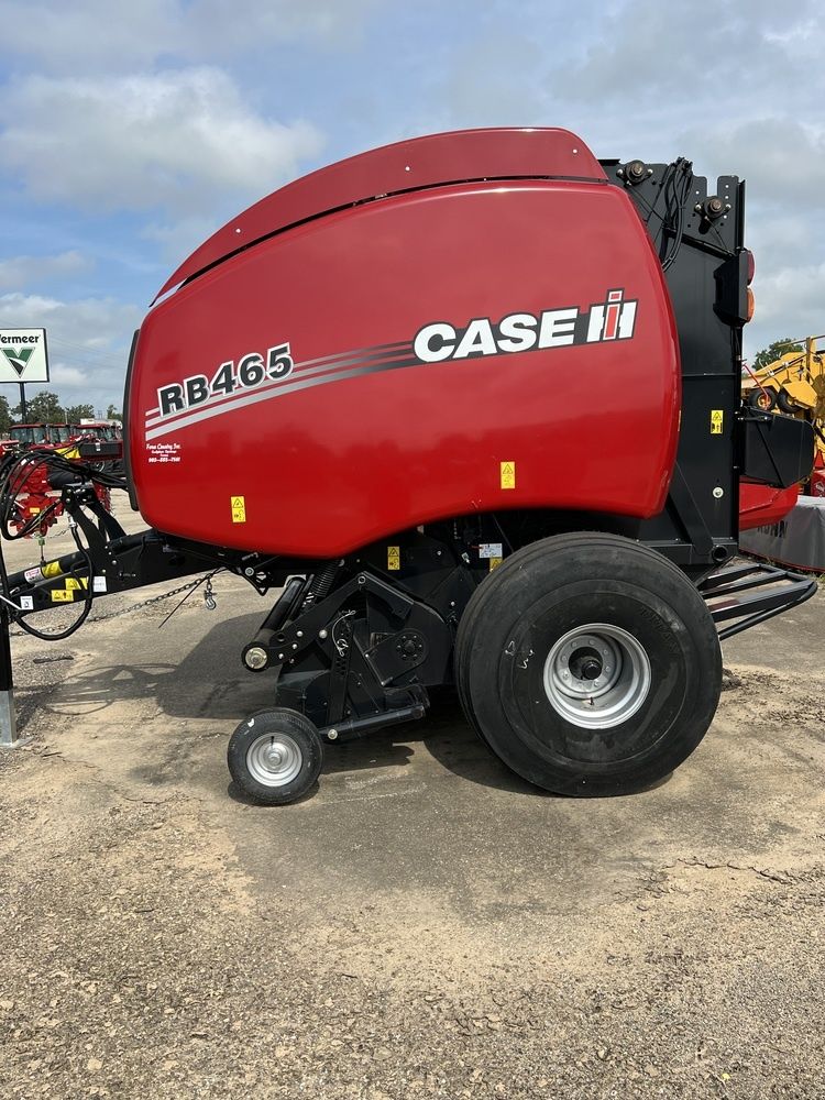 Case IH RB465 Round Baler