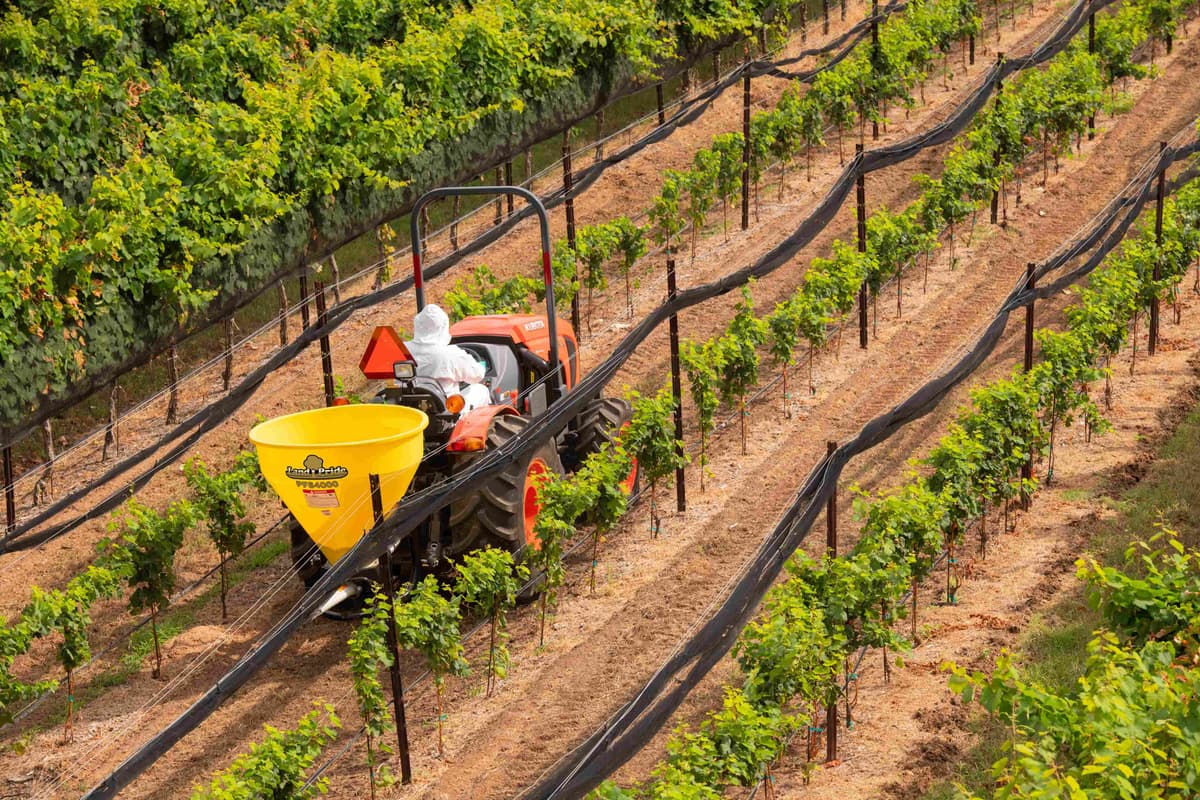 PFS SERIES SPREADERS